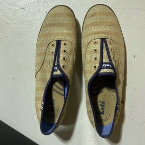Brown keds